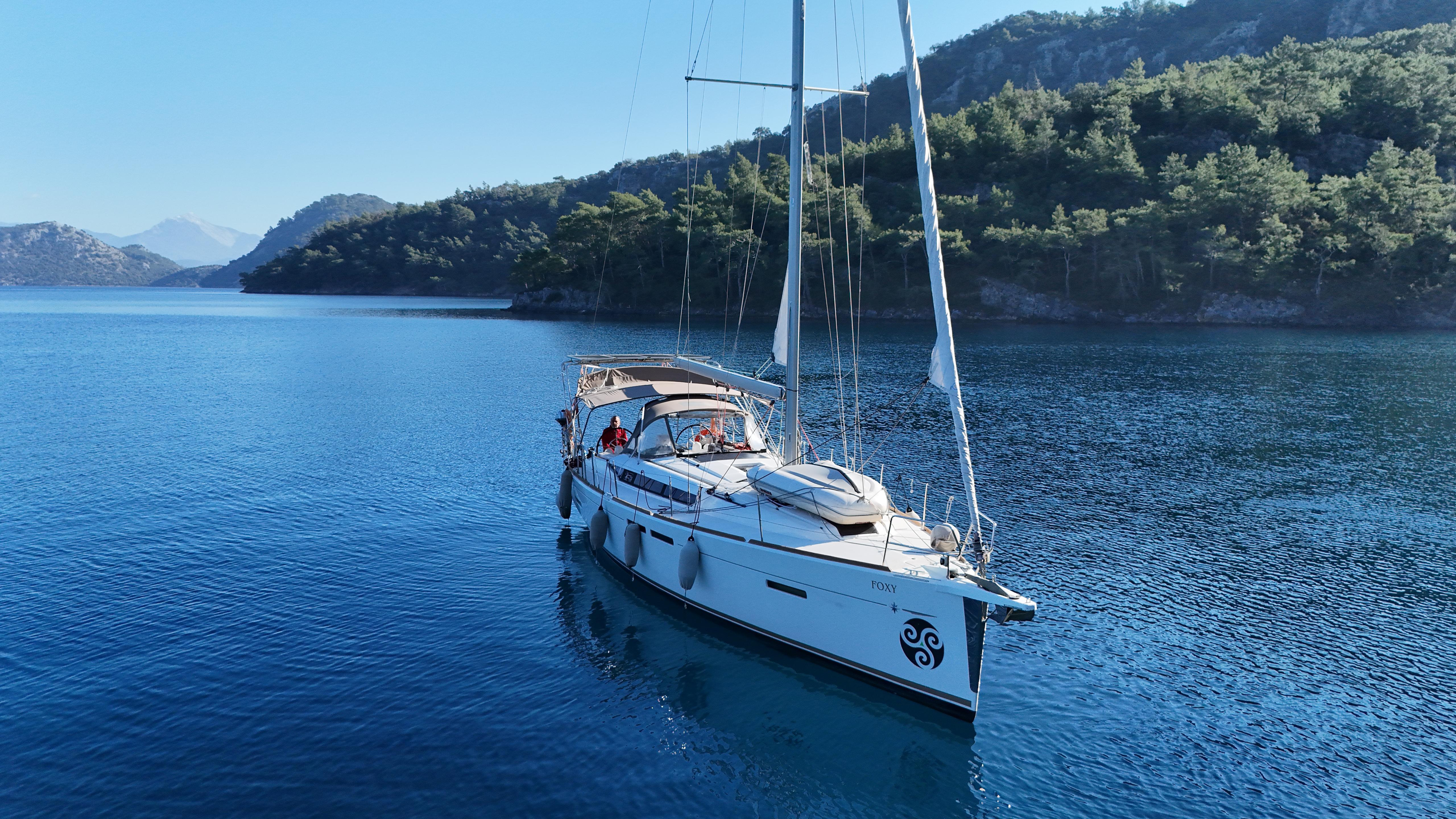 Foxy - Sailboat in Karagözler