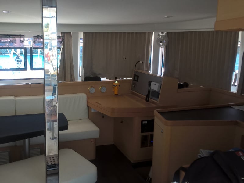 Aeolian Breeze - Catamaran in Preveza