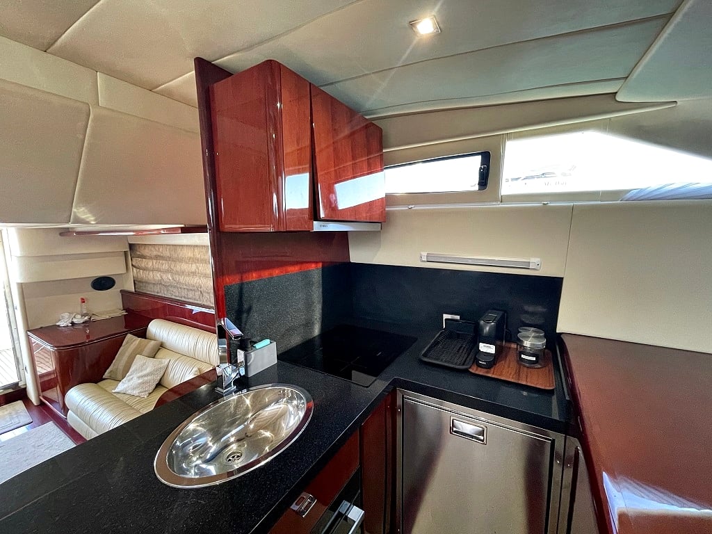 LA VIE - Motor Yacht in Bibinje