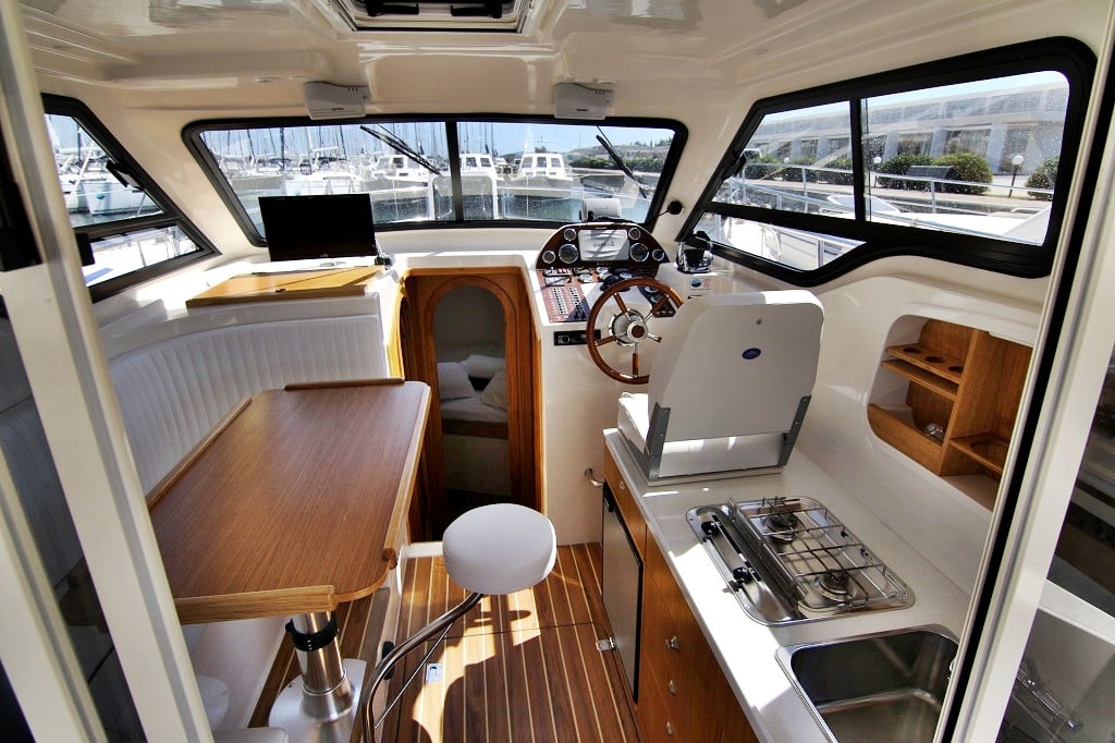 BAVA - Motor Yacht in Bibinje