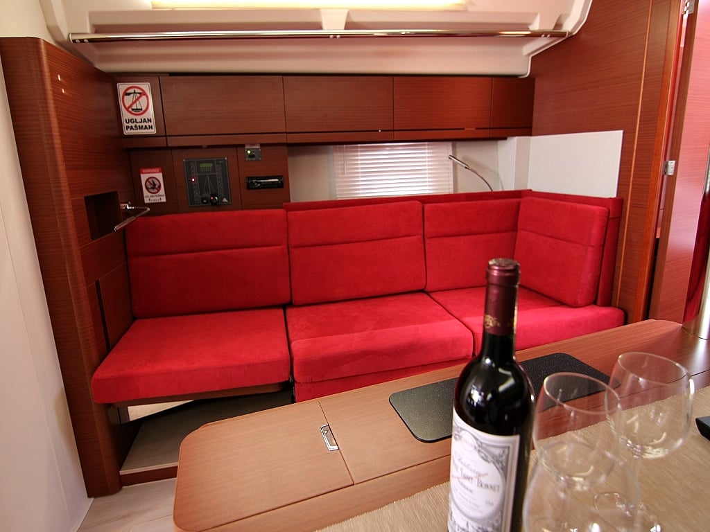 EVA - Yelkenli içinde Bibinje