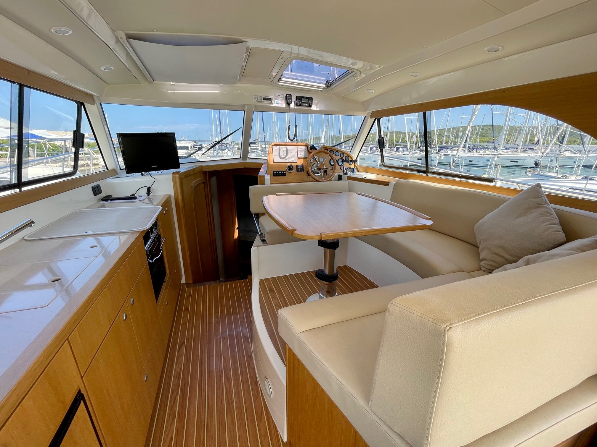 IRIS - Motor Yacht in Bibinje