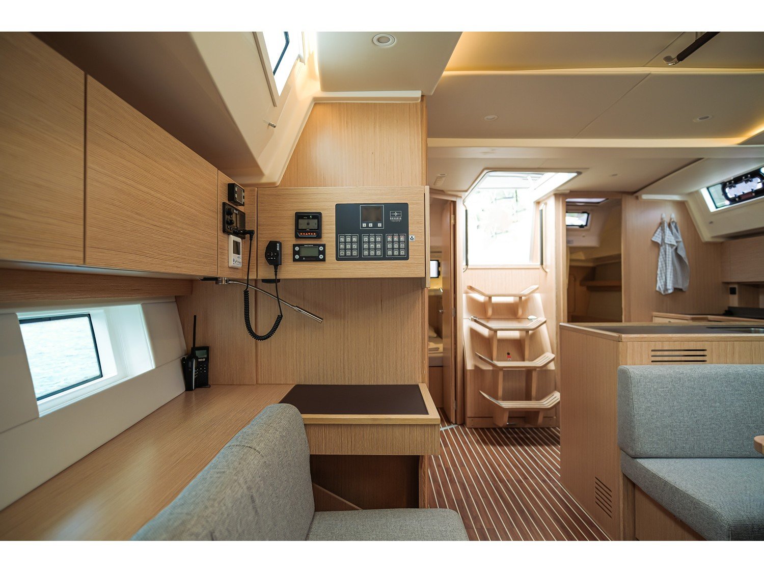 SANTA CRUZ - Sailboat in Karagözler