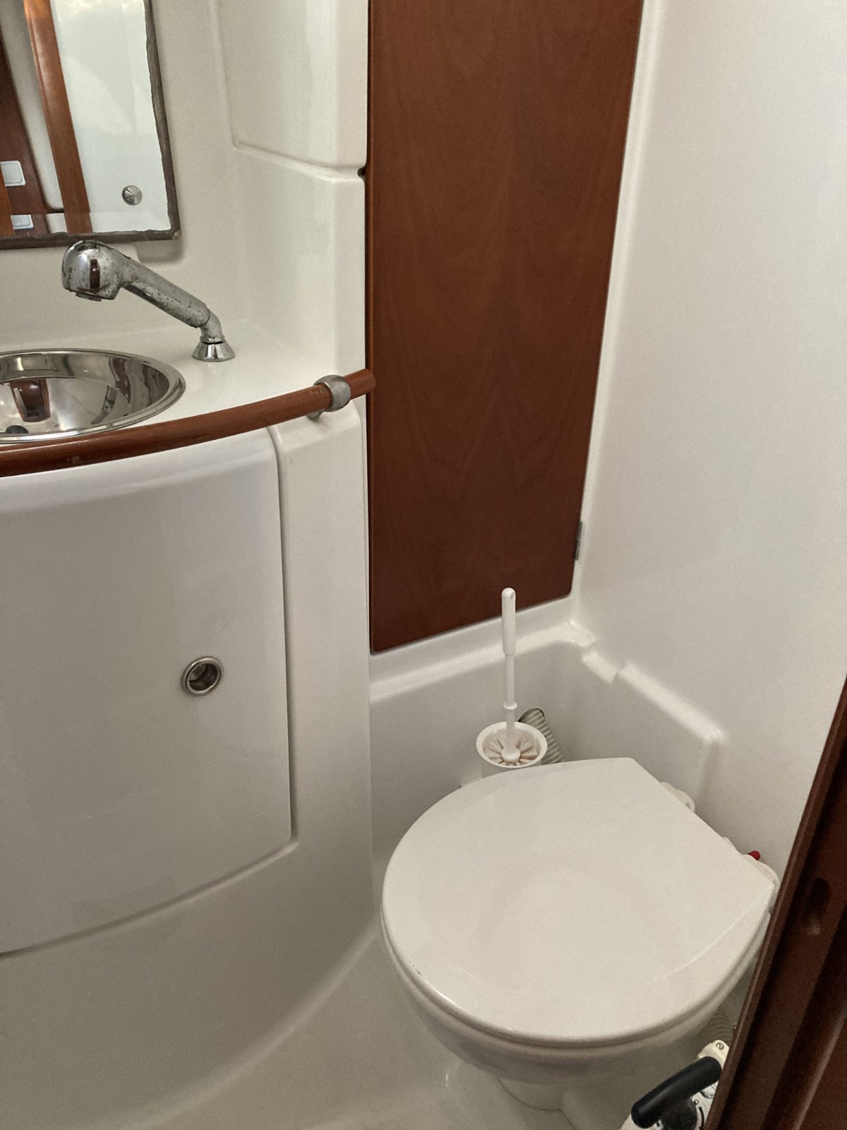 INTERMEZZO - Sailboat in Nikiti