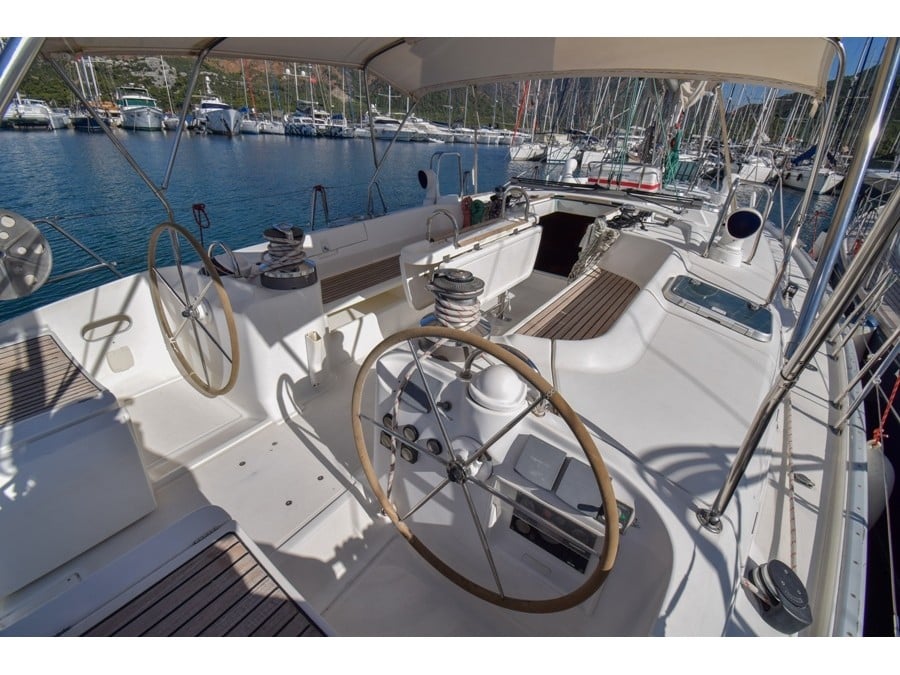 INTERMEZZO - Sailboat in Nikiti