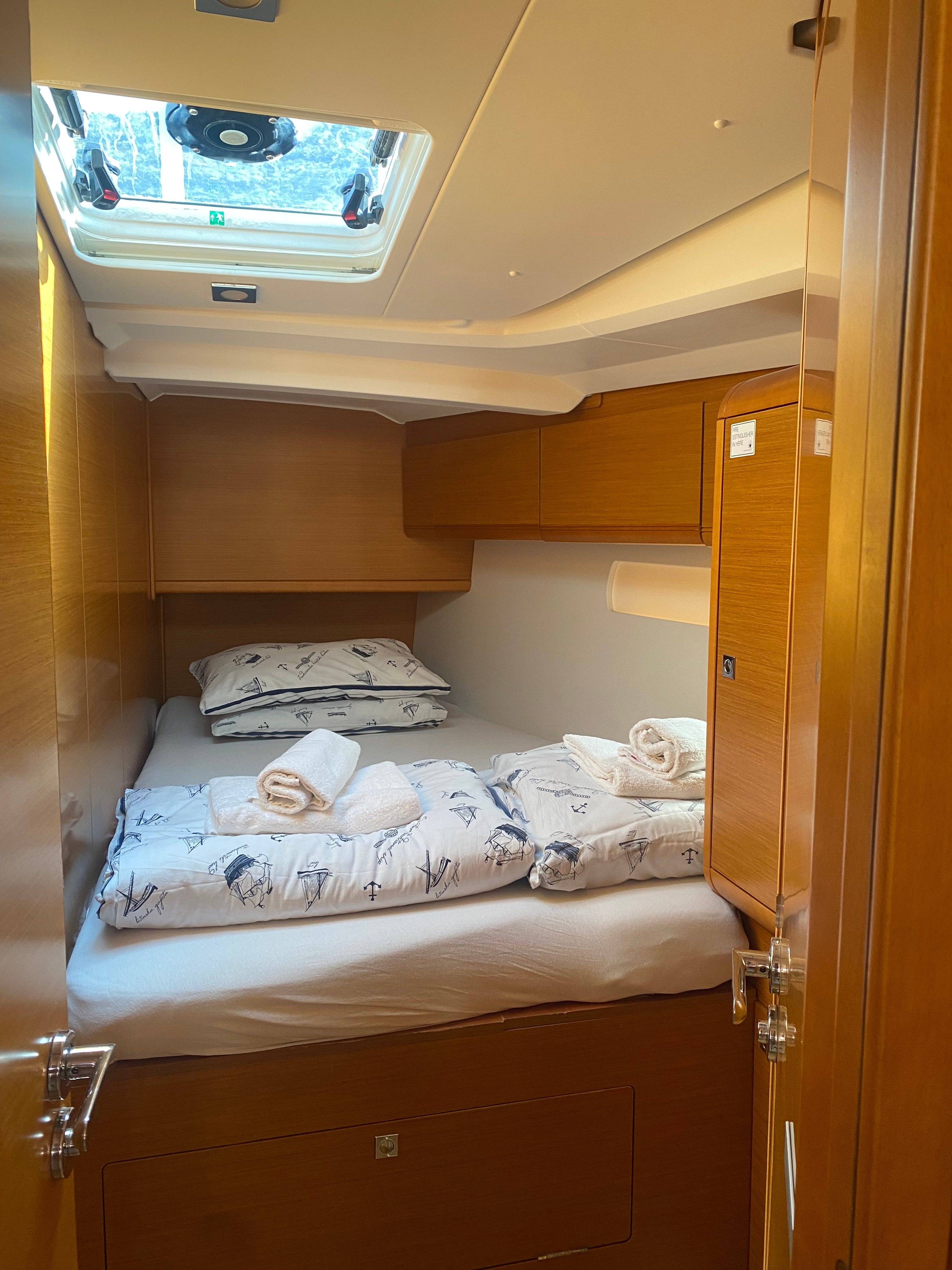 Elise of Sweden - Yelkenli içinde Punat