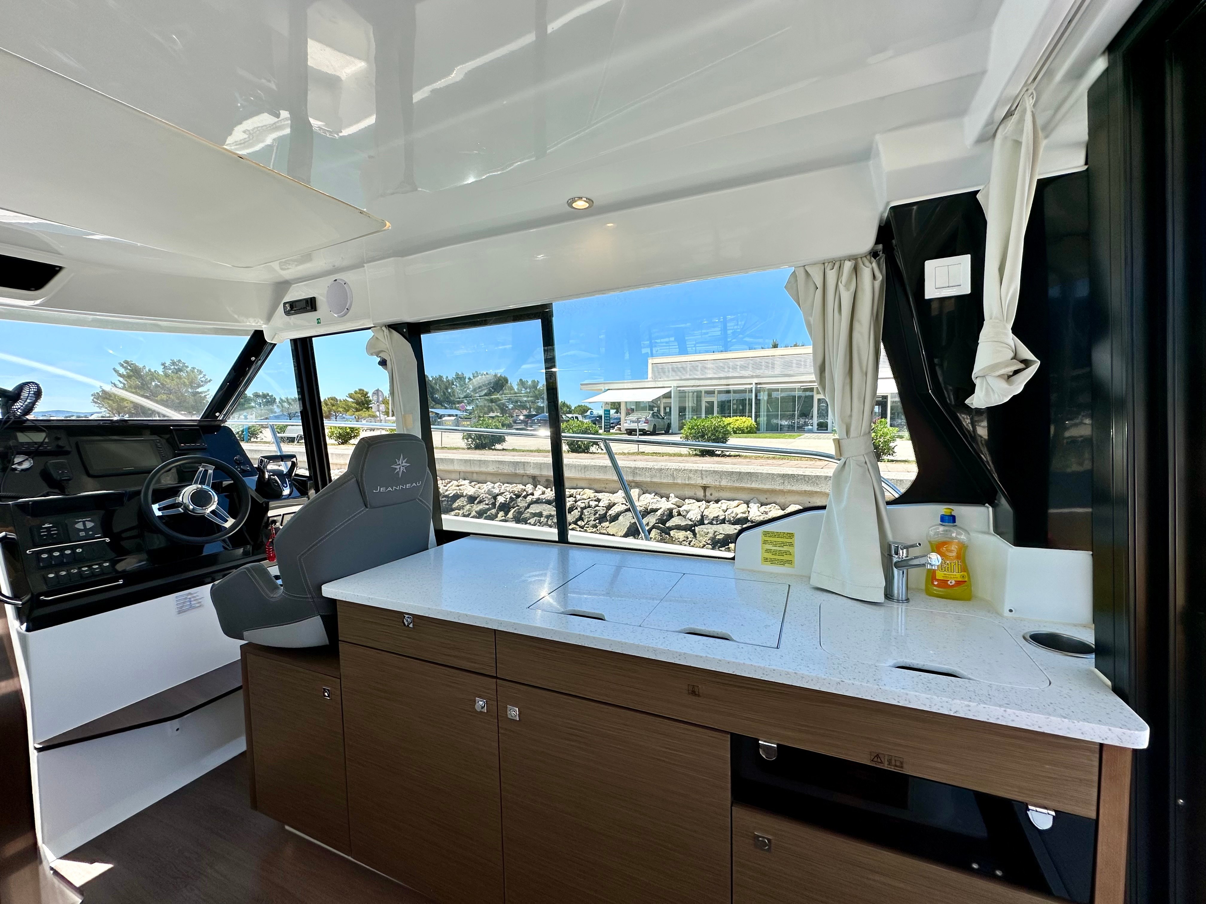 Morska Vila - Motor Yacht in Drage