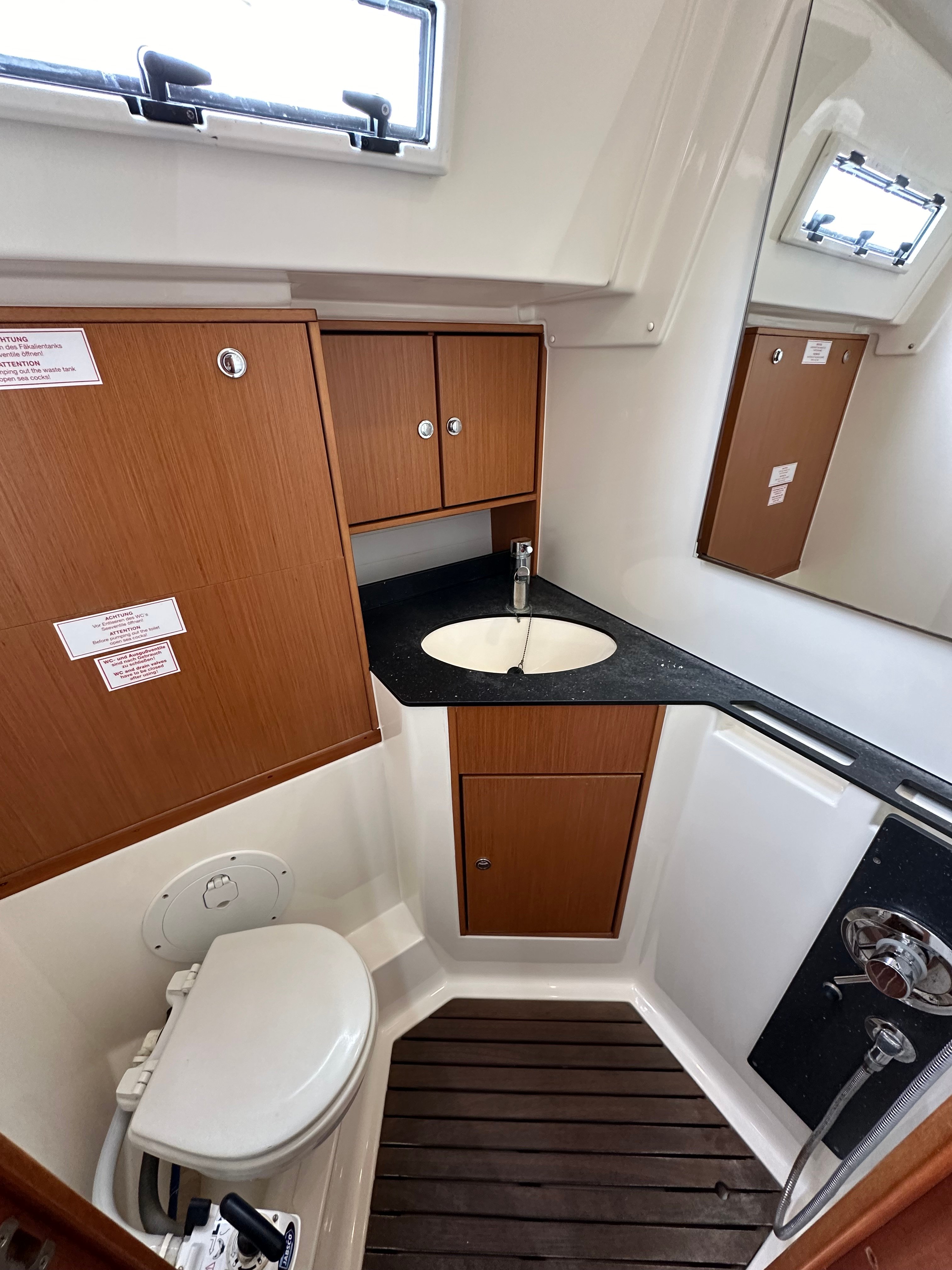 Golić - Yelkenli içinde Bibinje