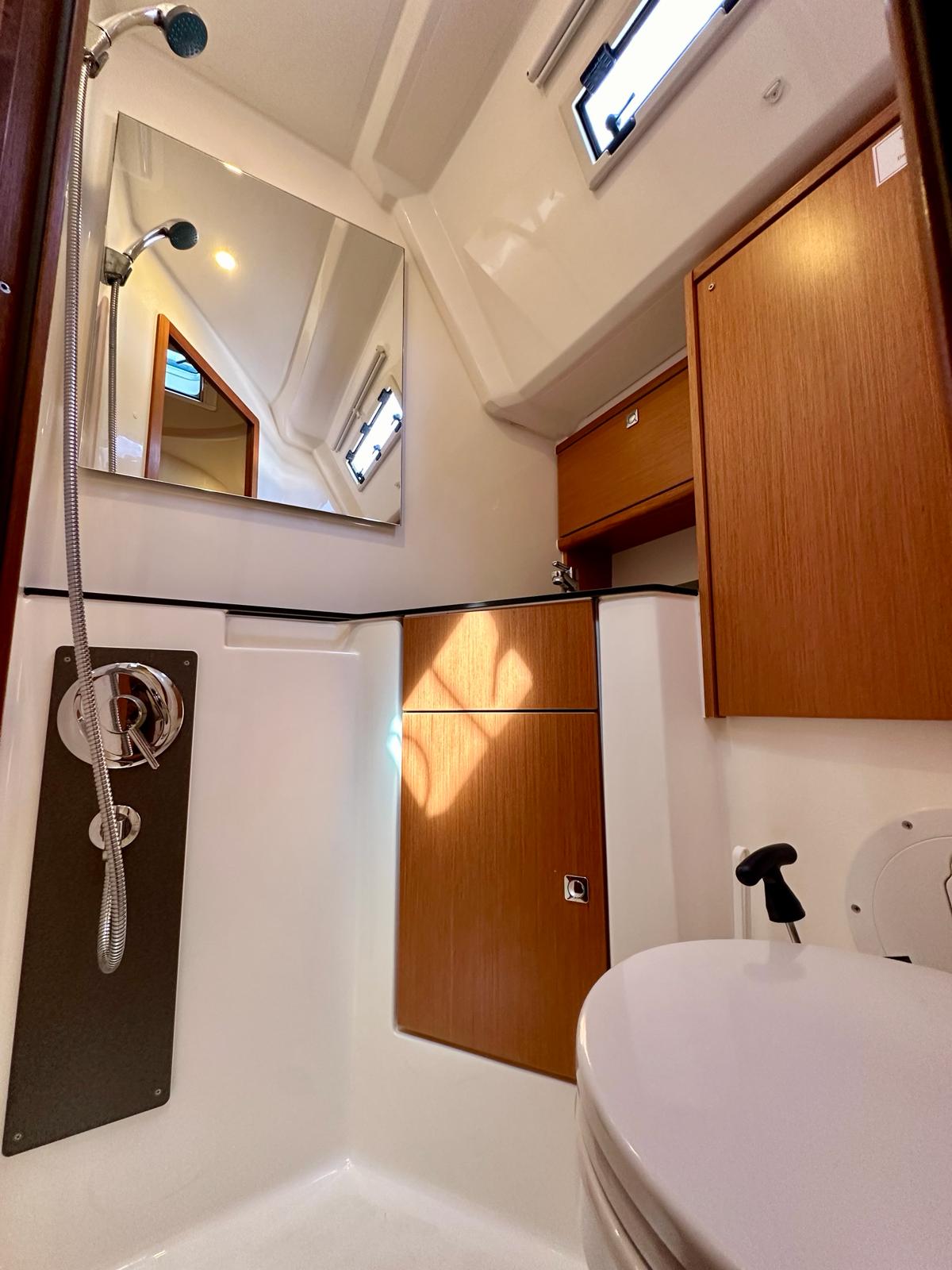 Topaz - Yelkenli içinde Bibinje