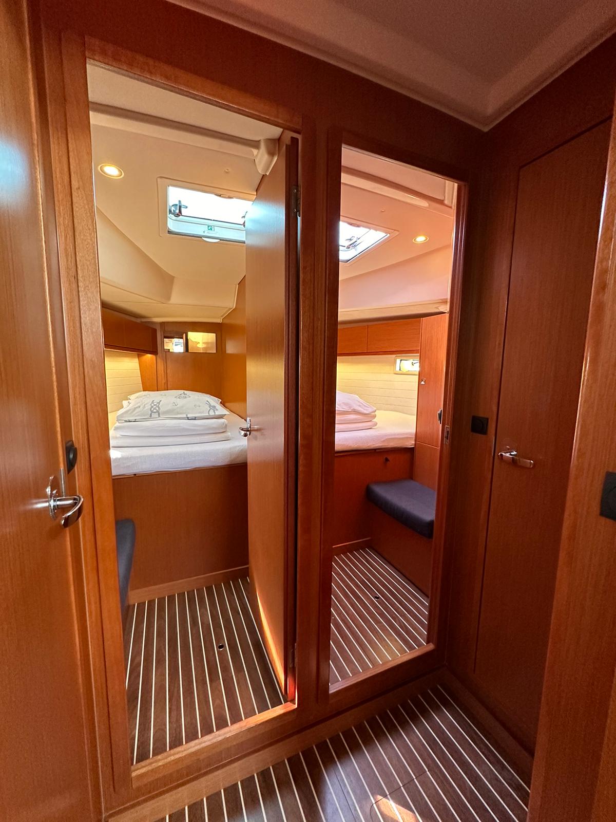 Rava - Yelkenli içinde Bibinje