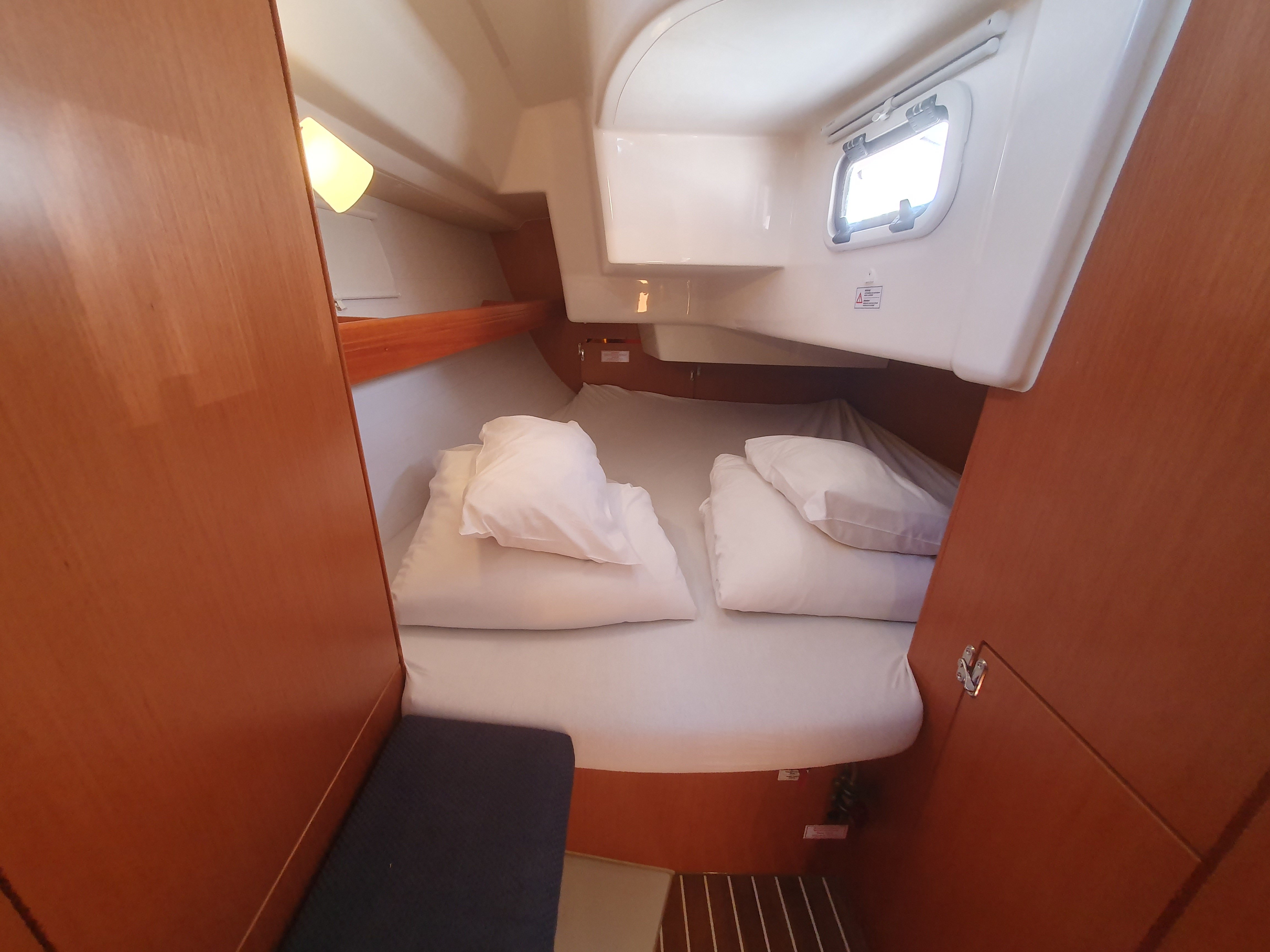 Tintilinić - Sailboat in Drage