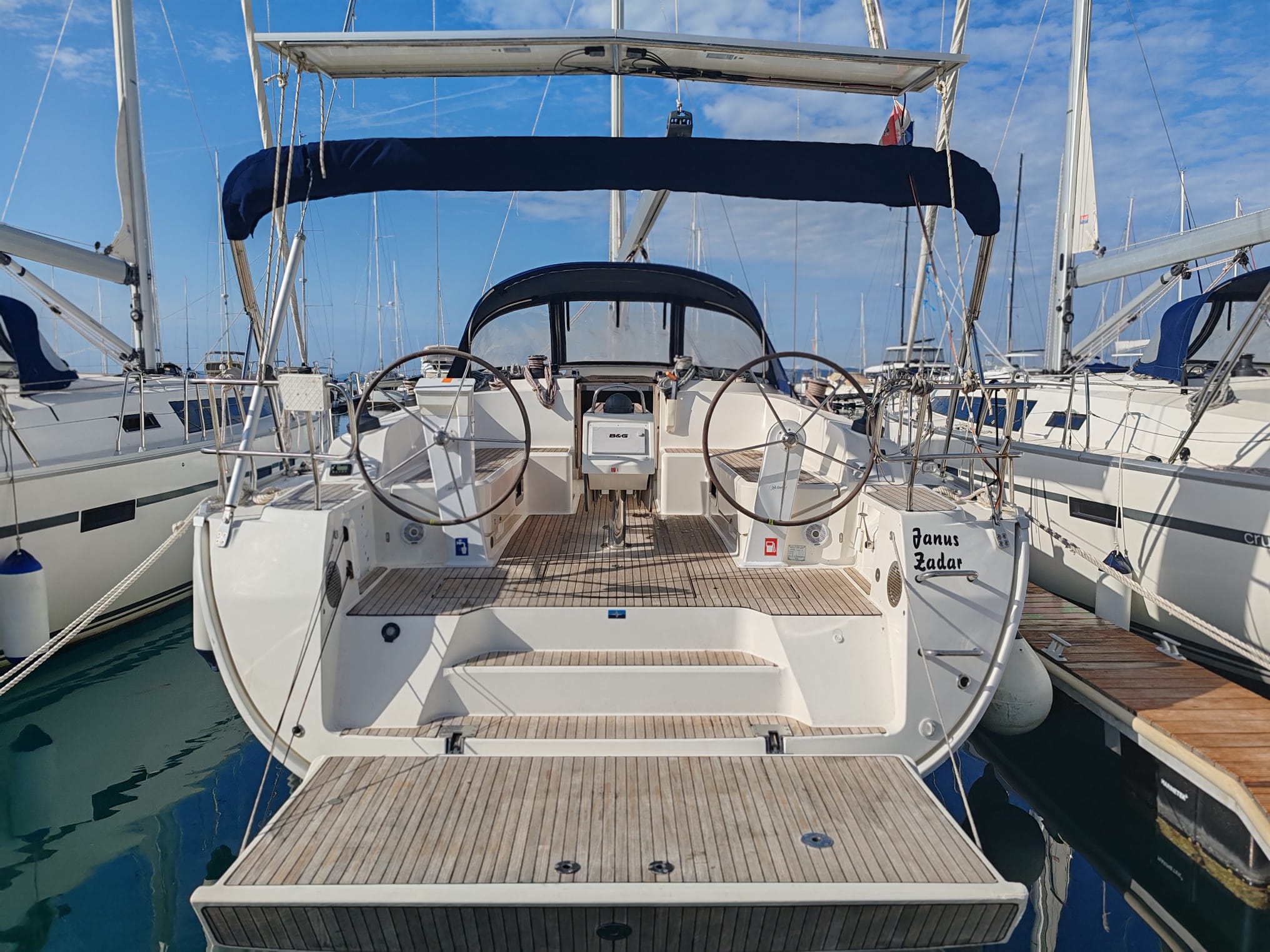 Janus - Yelkenli içinde Drage