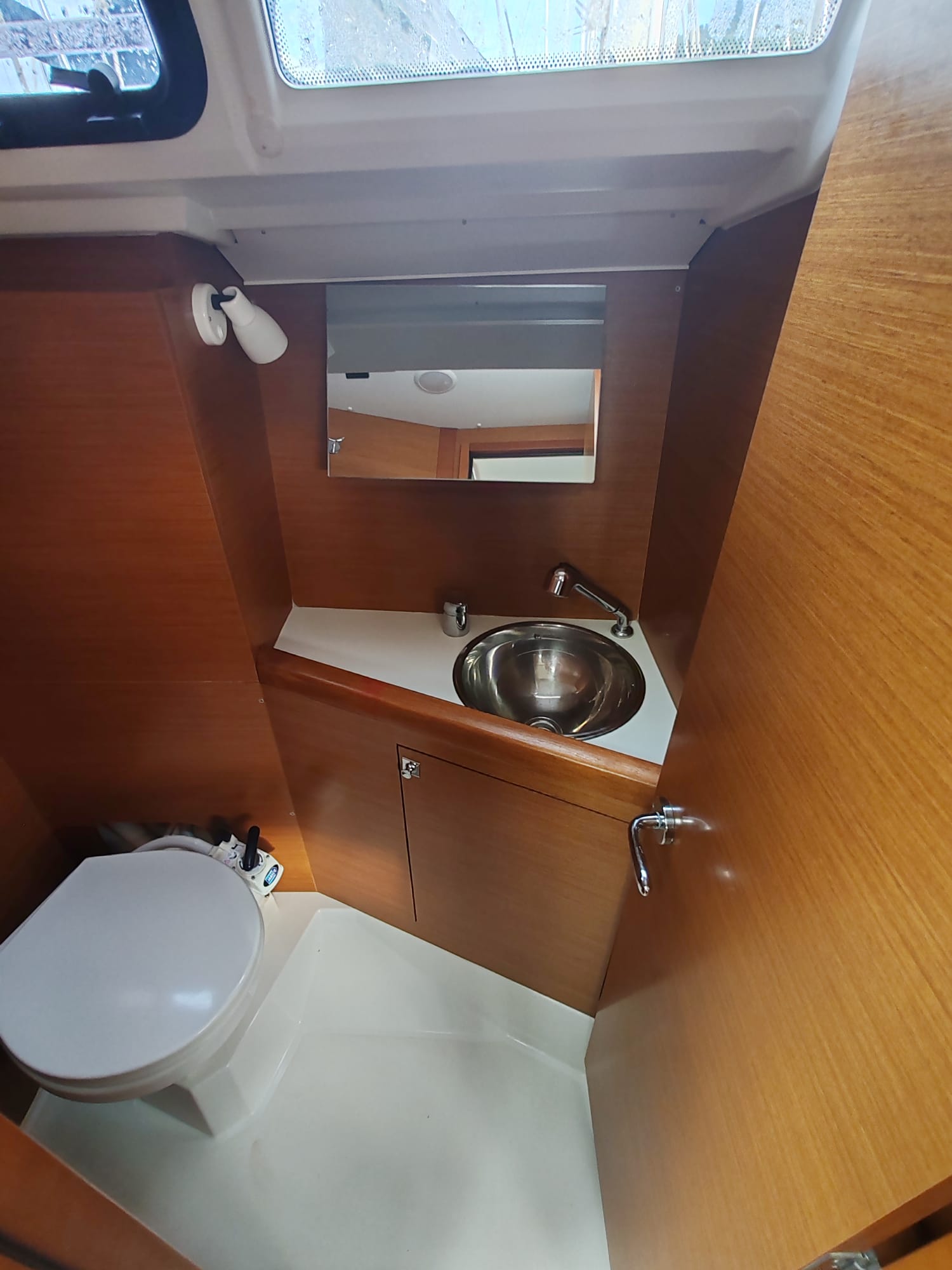 Berry - Sailboat in Drage