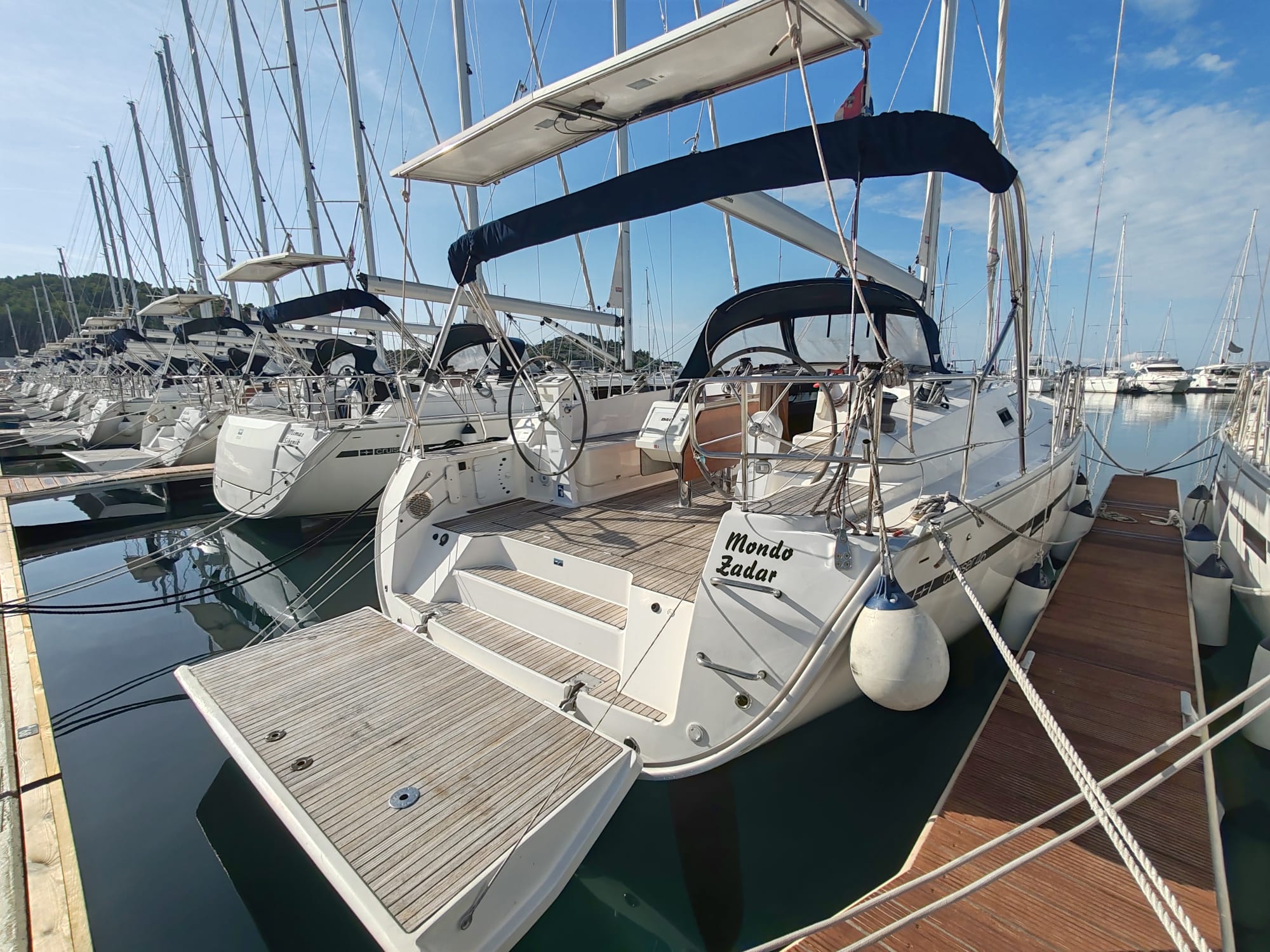 Mondo - Sailboat in Drage