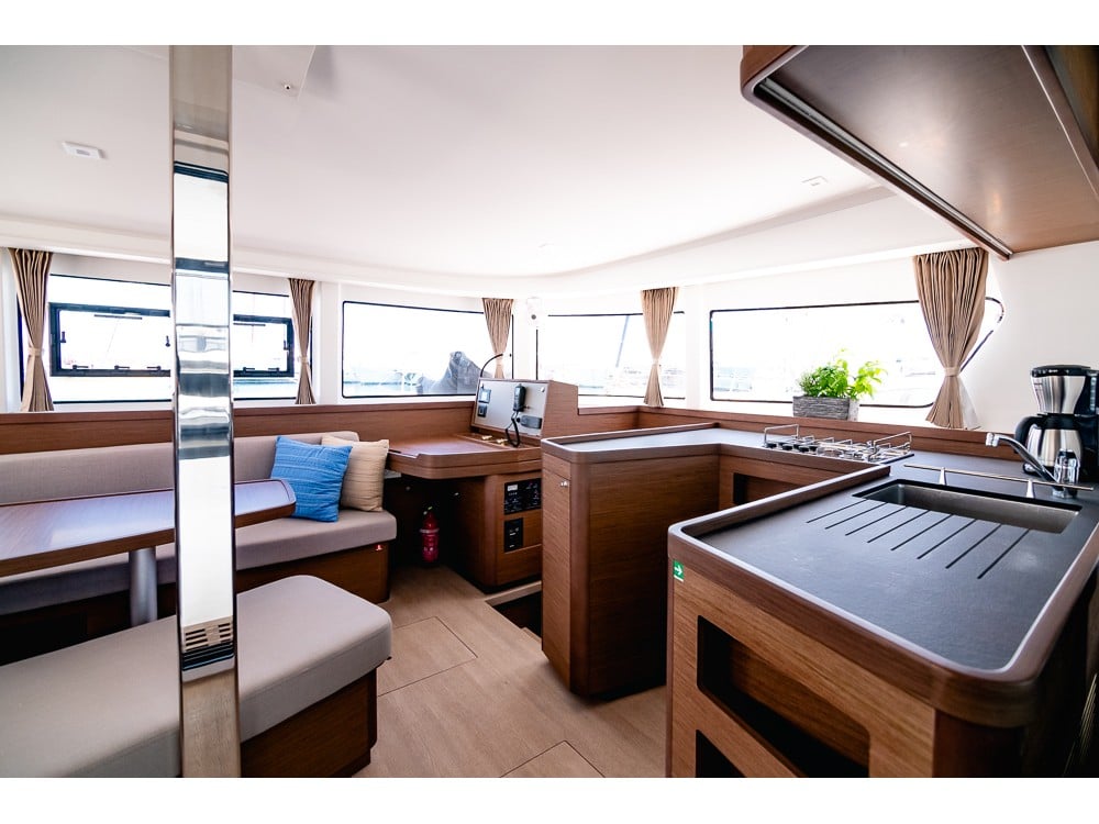 Blue Trident - Catamaran in Tourlos