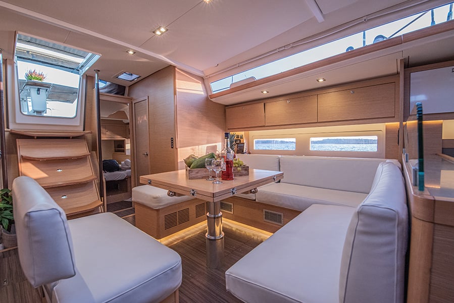 Anema - Yelkenli içinde Alimos