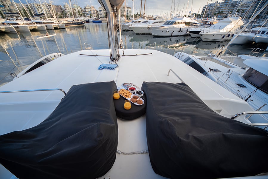 My Blue Heaven - Katamaran içinde Alimos