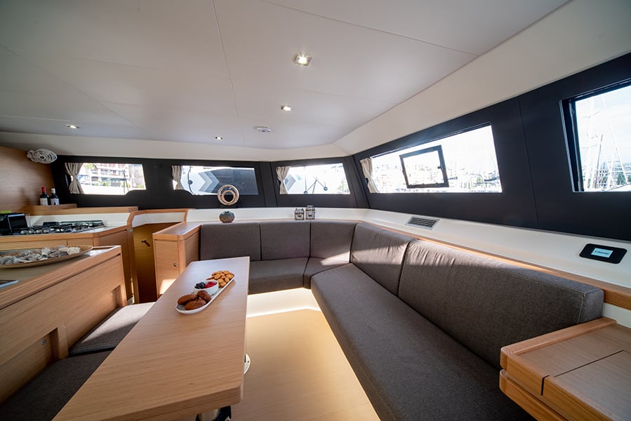 My Blue Heaven - Katamaran içinde Alimos