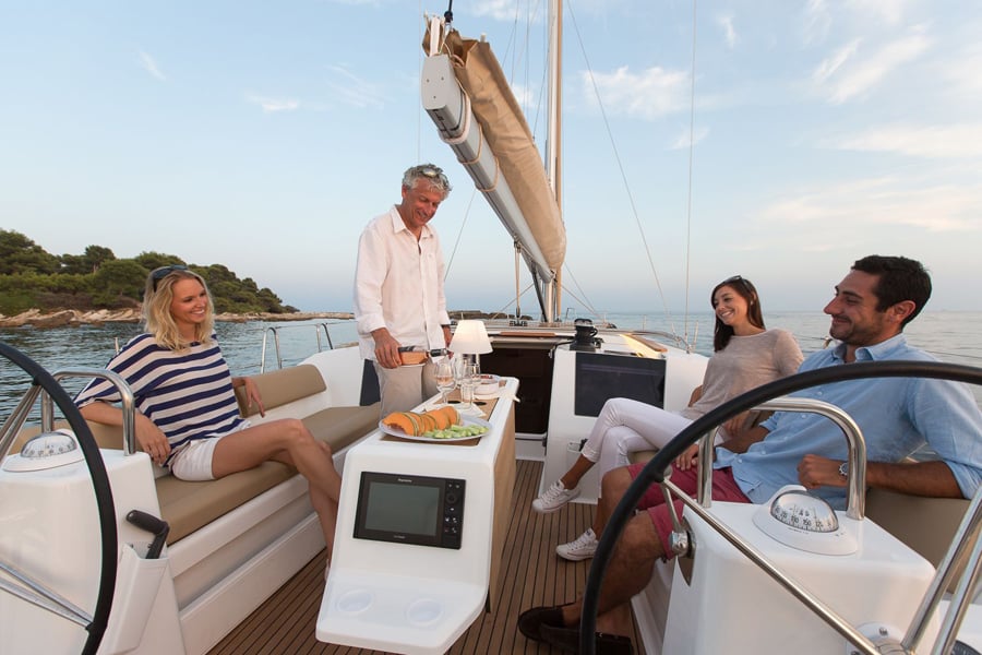 Amigo - Sailboat in Paros