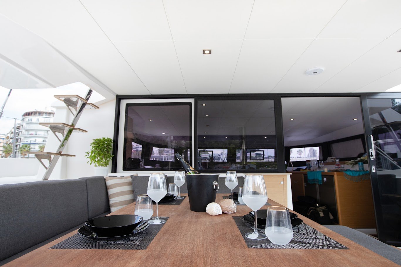 Diva - Skippered - Katamaran içinde Alimos