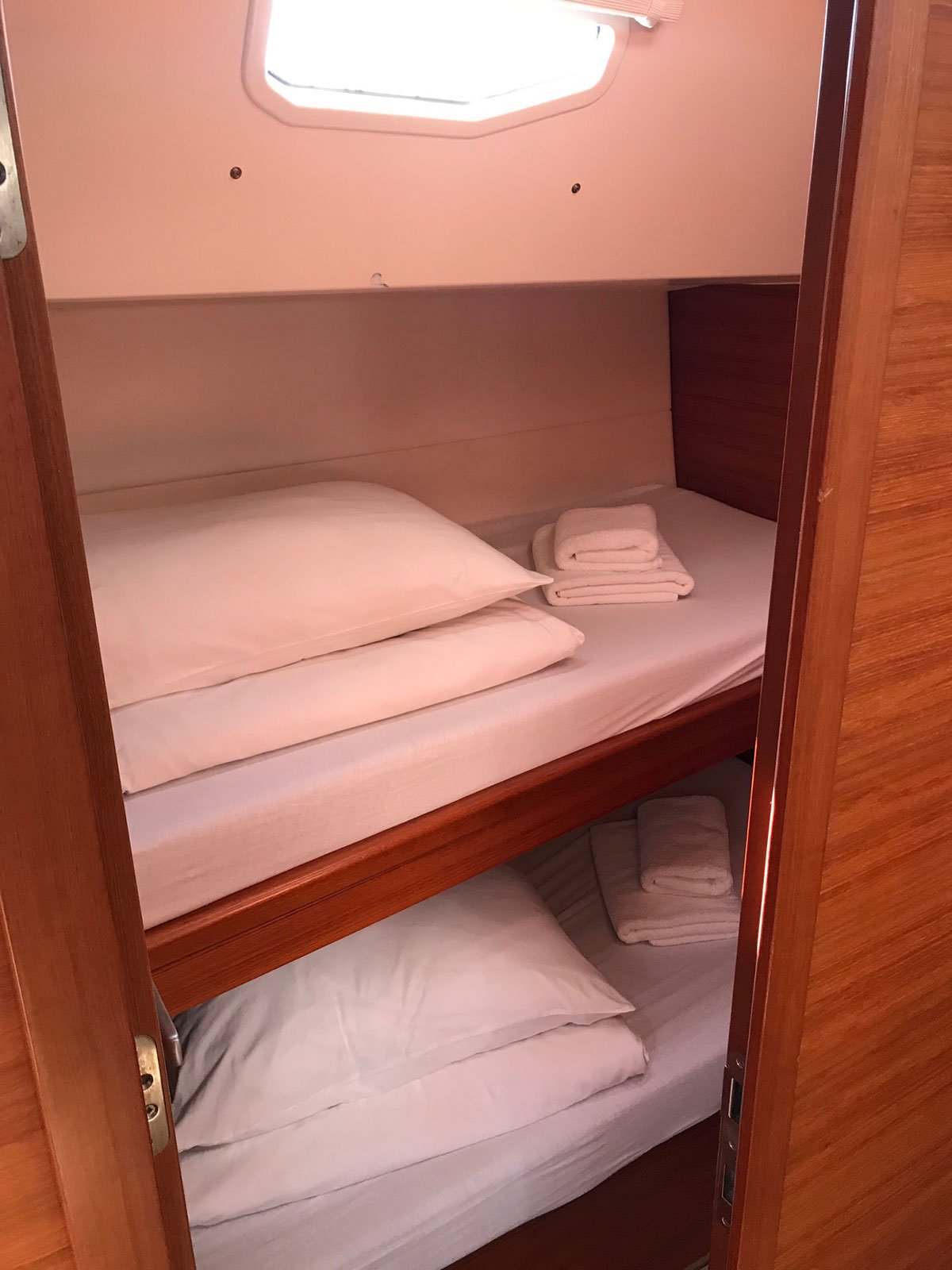 MRS. ROBINSON - Sailboat in Ploče