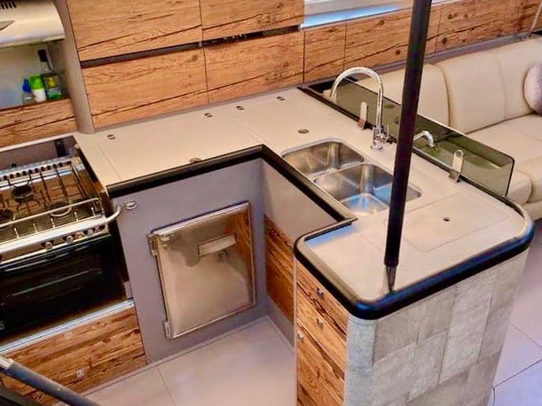 CHAMPAGNE - Sailboat in Šibenik