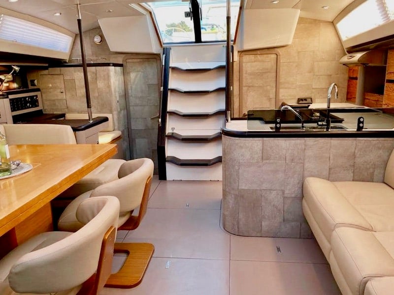 CHAMPAGNE - Sailboat in Šibenik