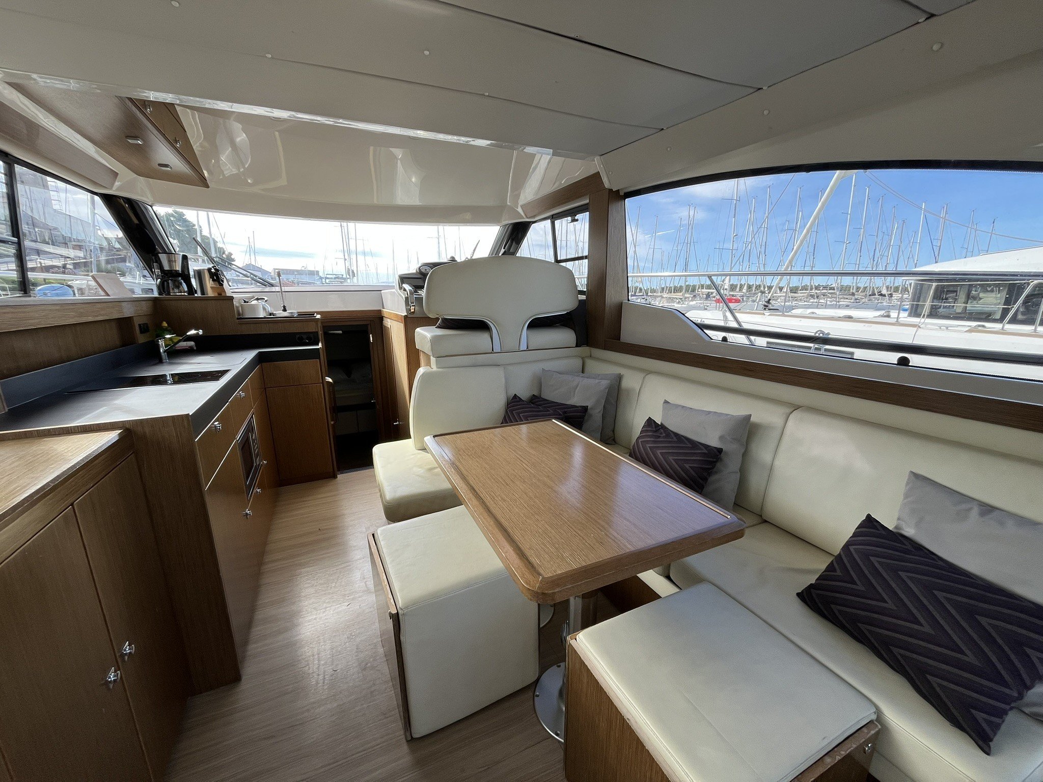 CAPTAIN BLUE - Motor Yacht in Šibenik