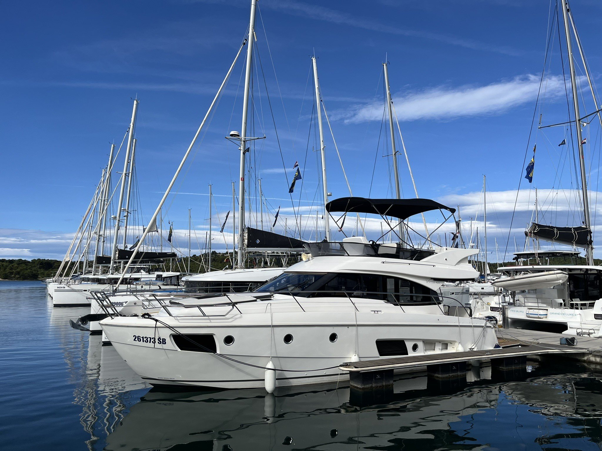CAPTAIN BLUE - Motor Yacht in Šibenik