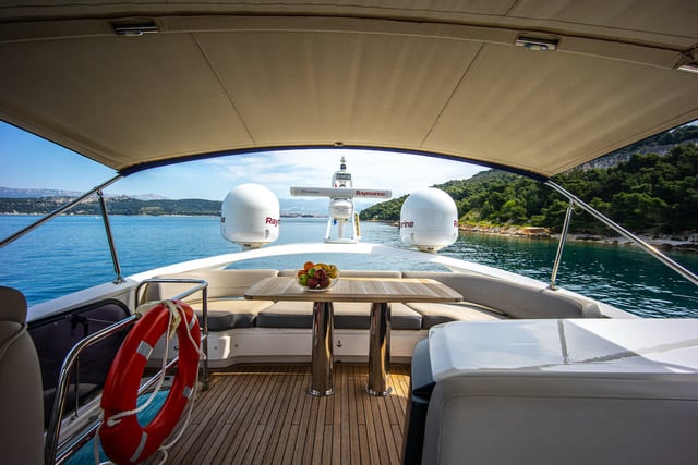 MIRNO MORE - Motor Yacht in Kaštel Gomilica