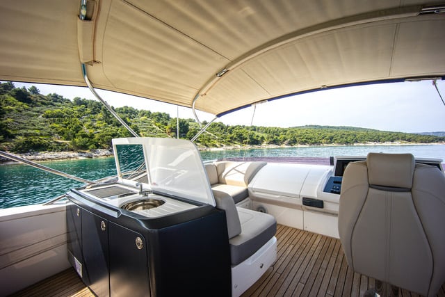 MIRNO MORE - Motor Yacht in Kaštel Gomilica