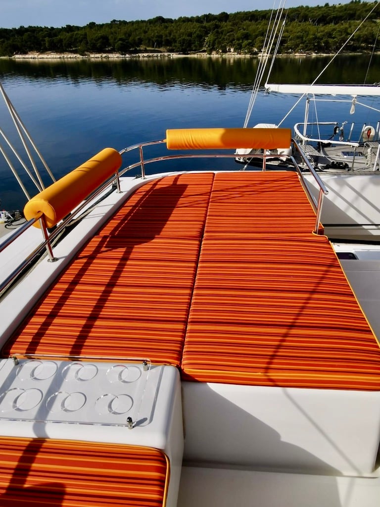 ICEBERG - Catamaran in Šibenik