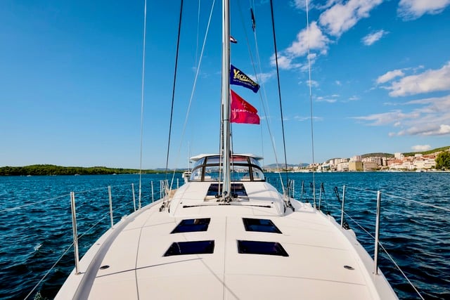 FRIENDS - Sailboat in Šibenik