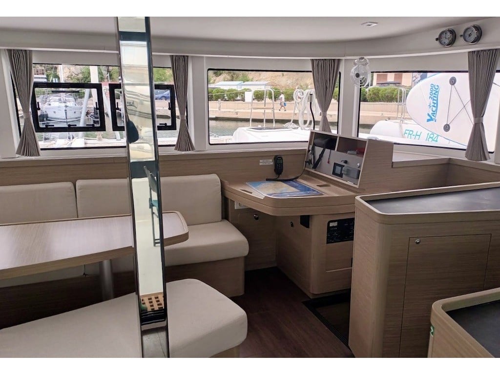 GRAND DELUXE III - Catamaran in Šibenik