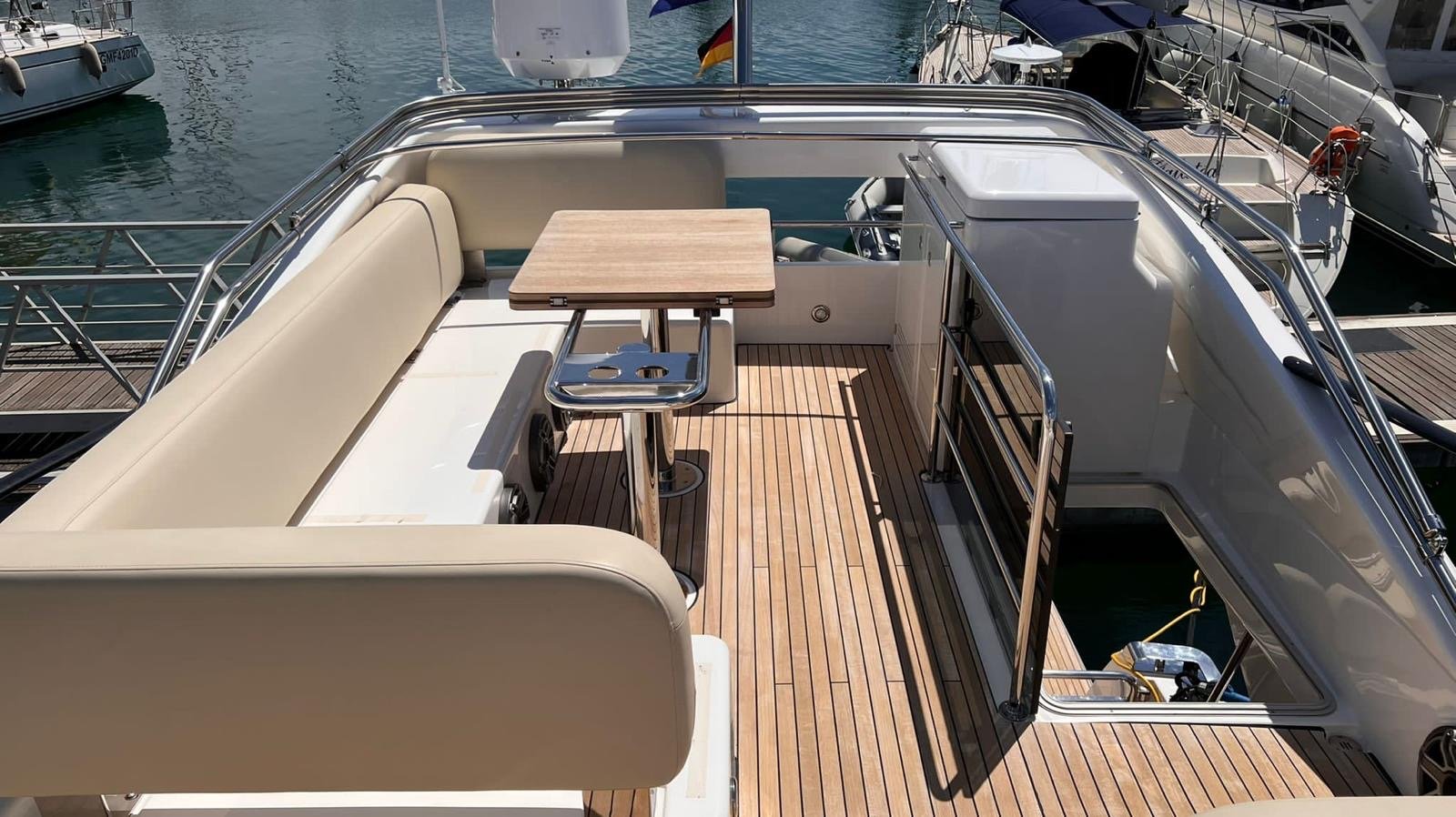 CALENI - Motor Yacht in Šibenik