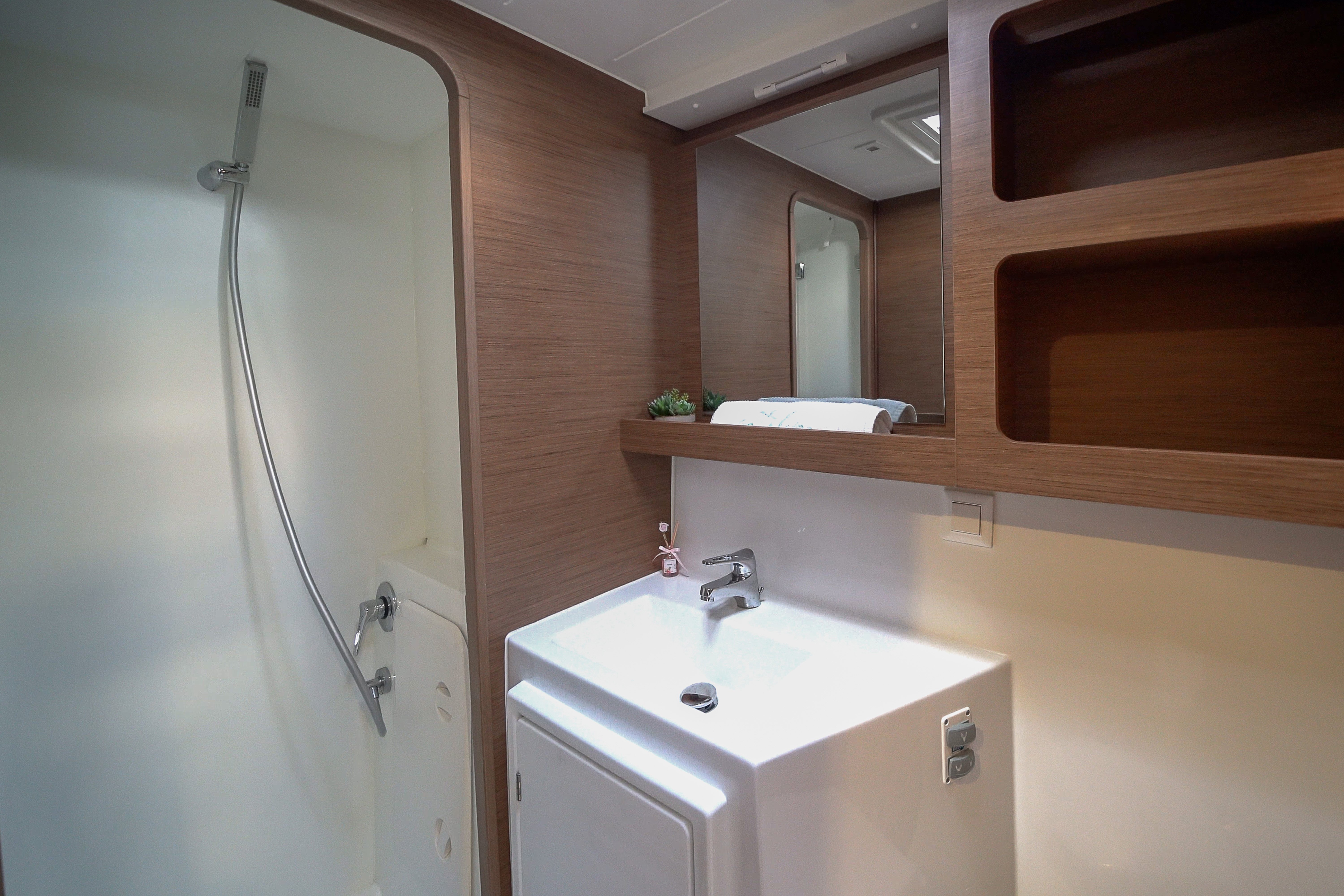 Catalina | A/C generator watermaker - Catamaran in Etoloakarnania