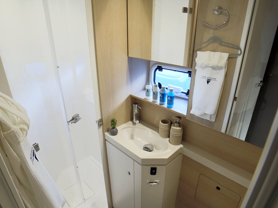 New Horizons 3 - Catamaran in Alimos