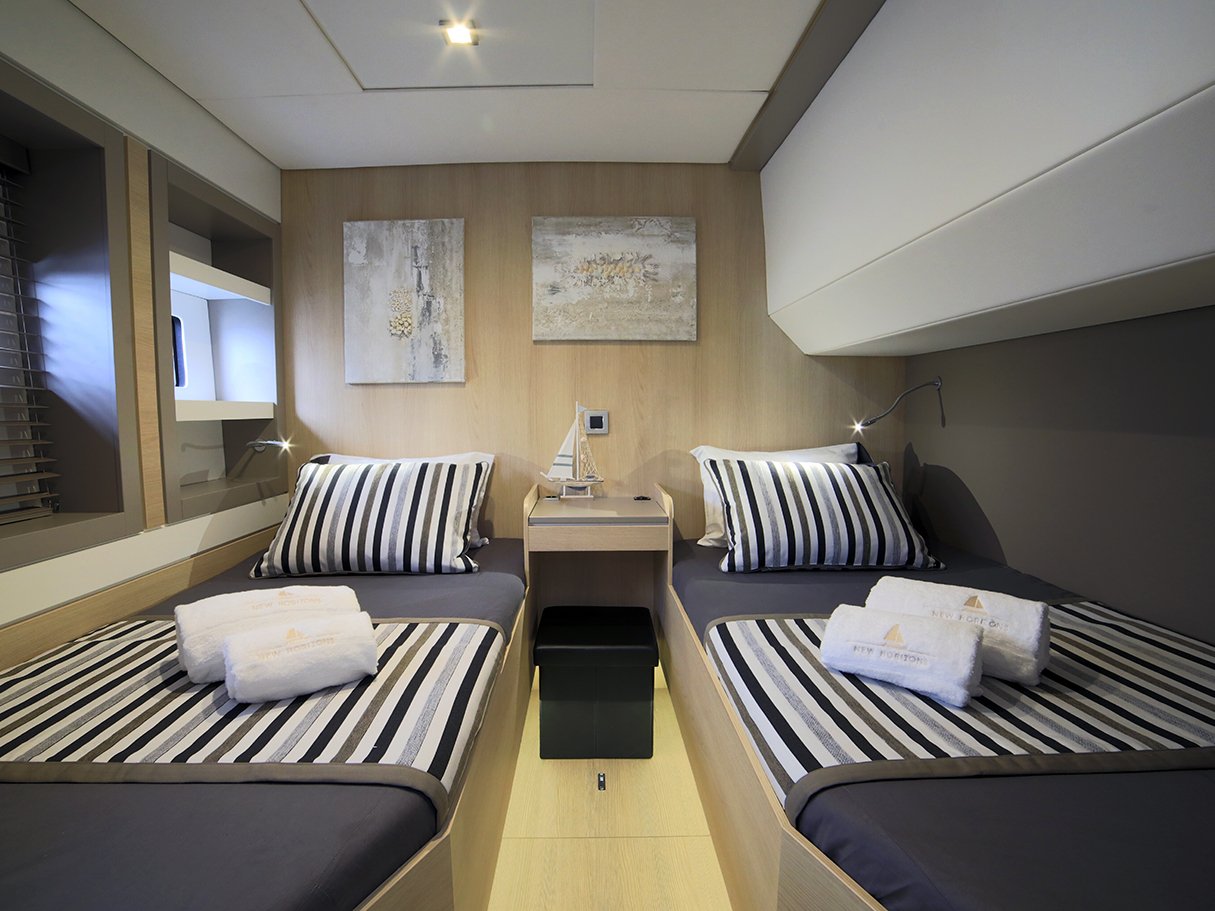 New Horizons 3 - Catamaran in Alimos