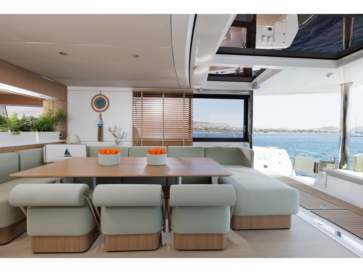 New Horizons 4 - Catamaran in Alimos