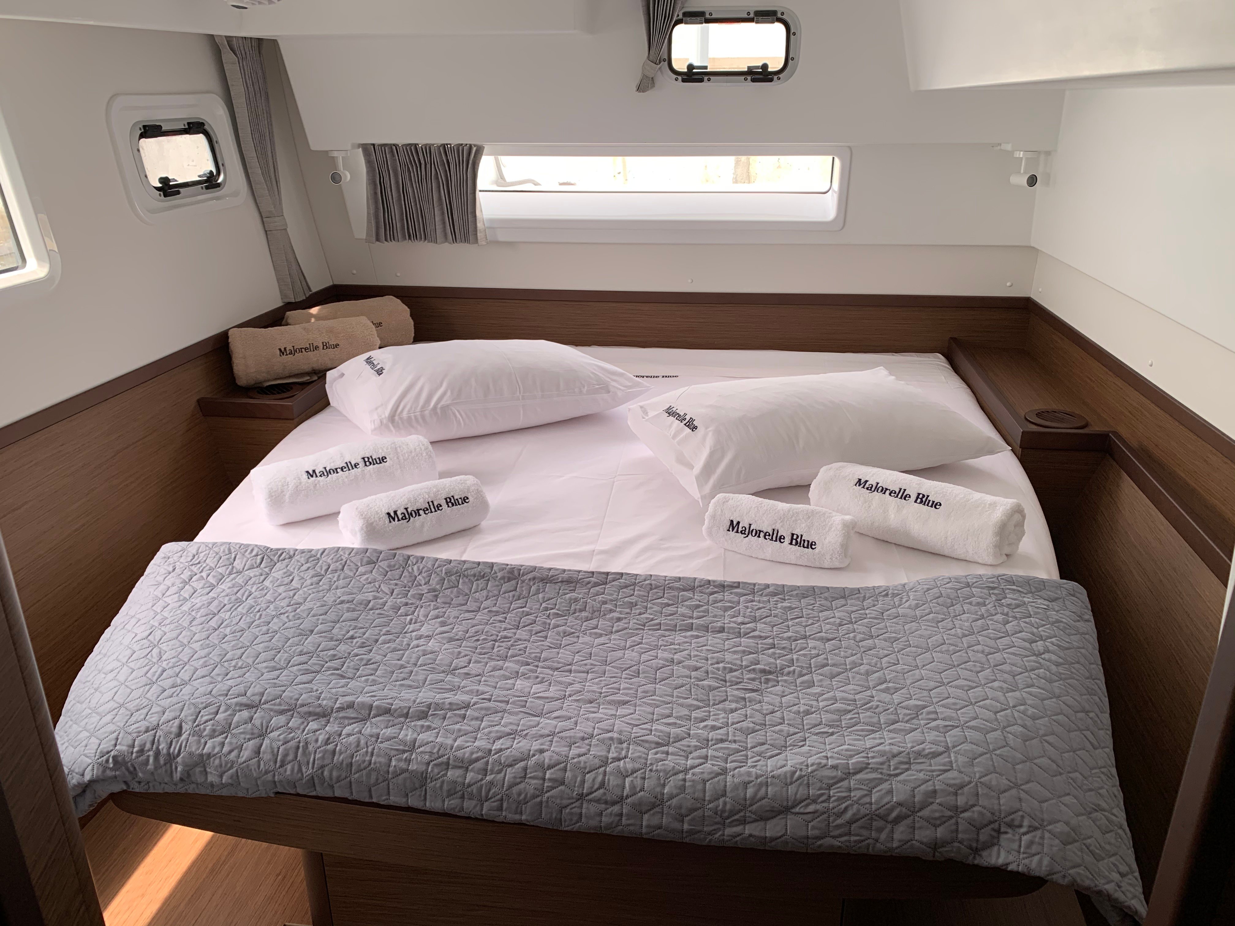 Majorelle Blue | A/C generator watermaker - Catamaran in Etoloakarnania