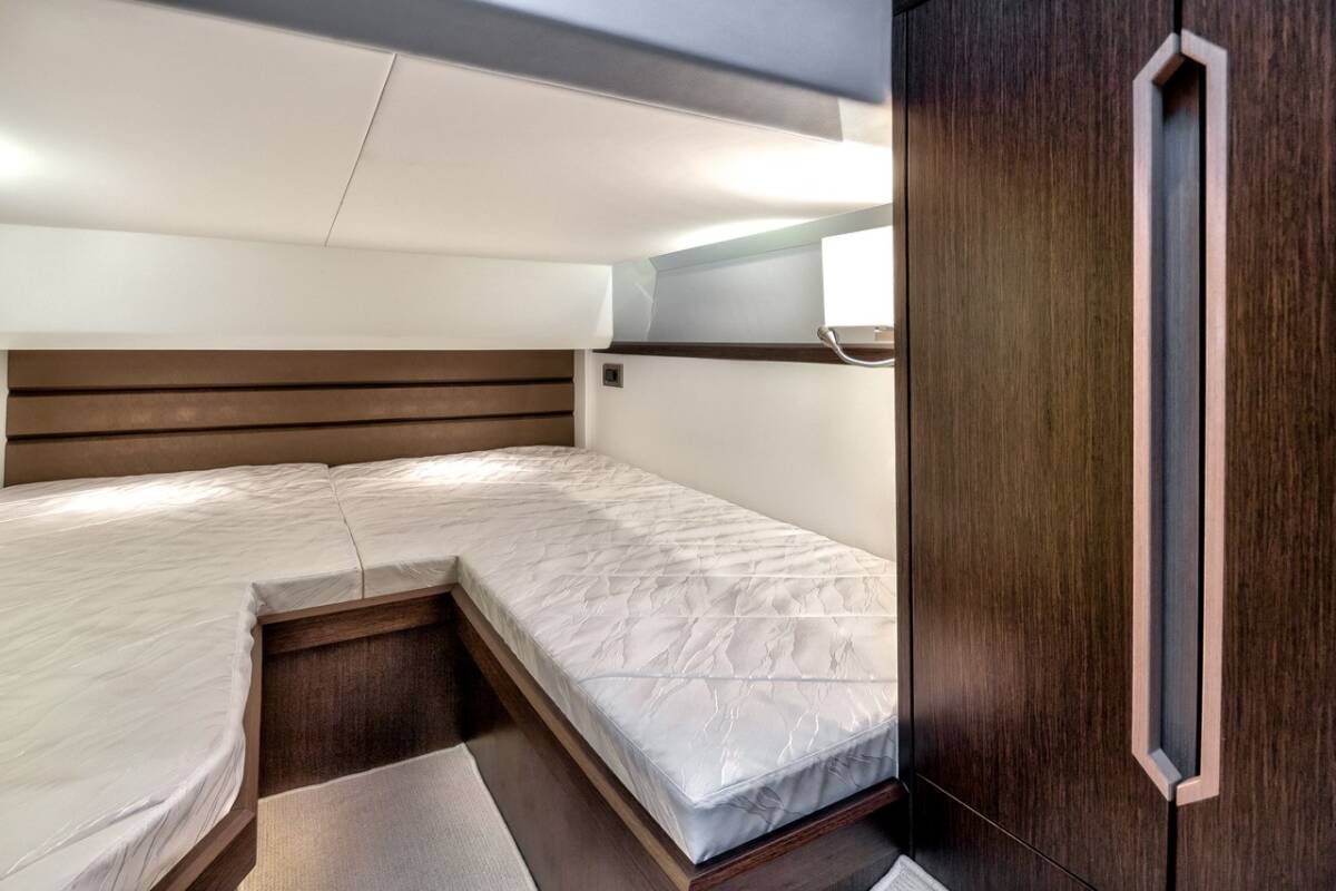 Amber Blue - Motor Yat içinde Bibinje