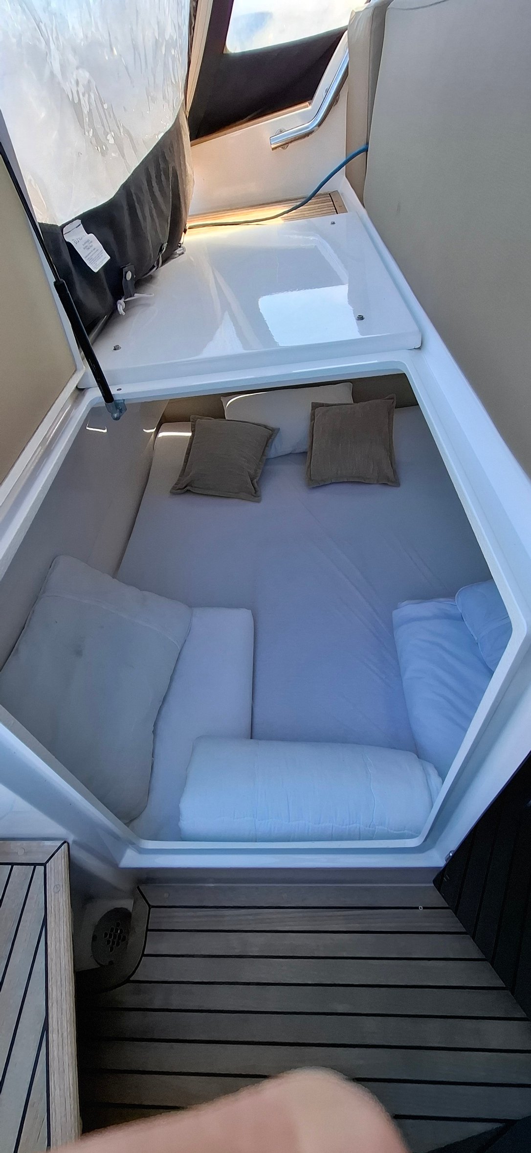 Moncia - Motor Yat içinde Bibinje