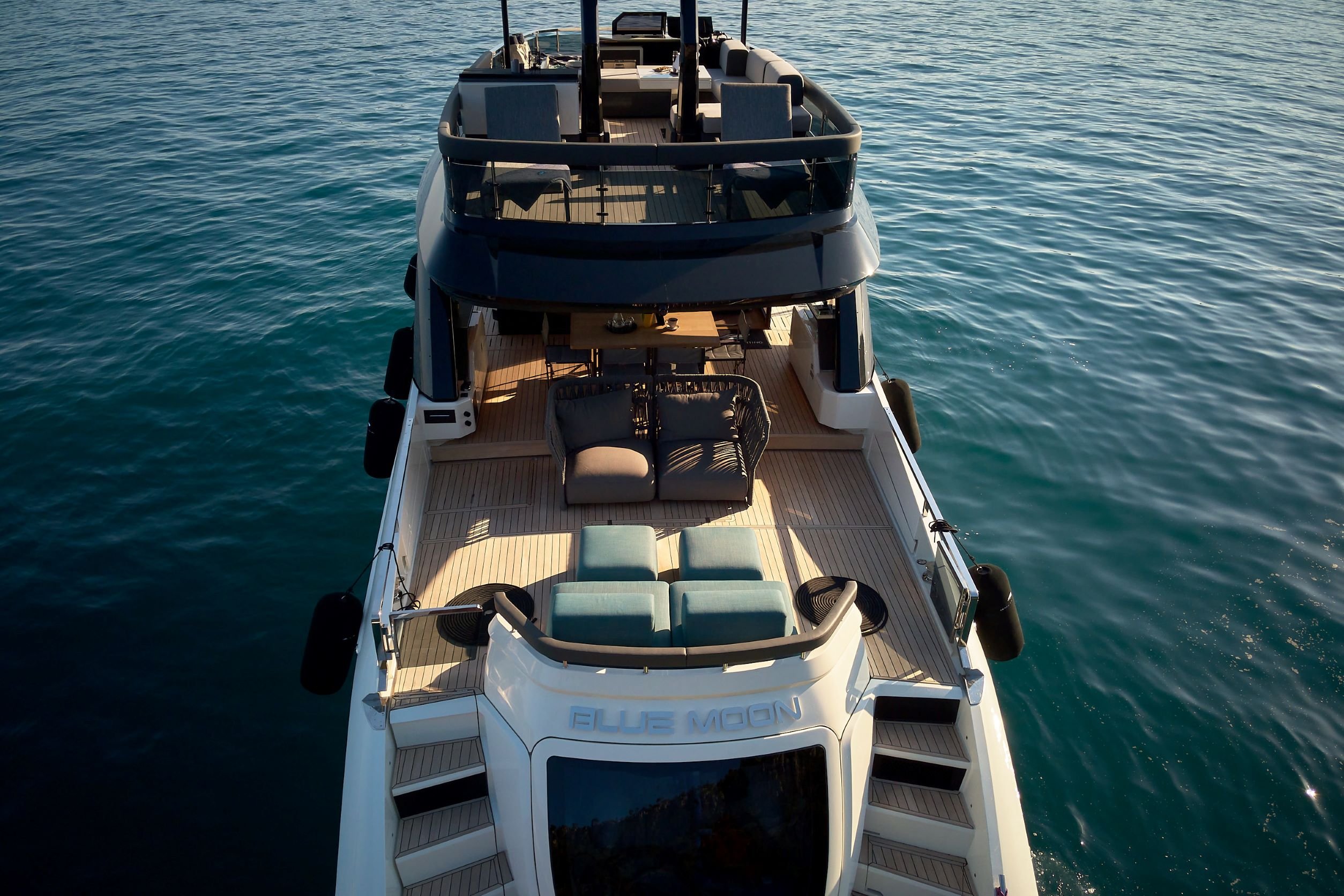 Blue Moon - Motor Yat içinde Bibinje