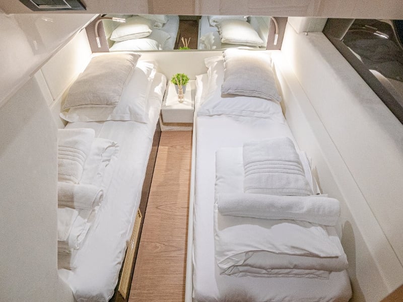 Star Dust - Motor Yat içinde Bibinje