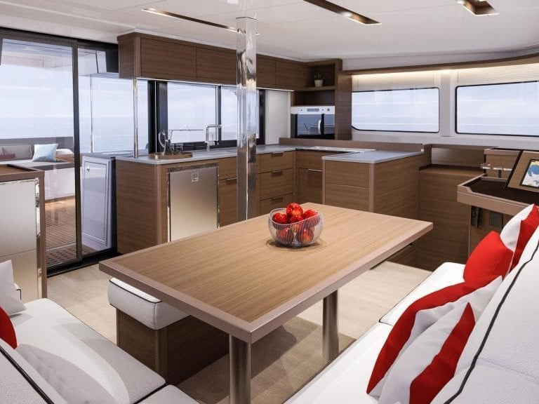 Kosmo - Catamaran in Anzio