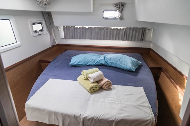 Ziromon - Catamaran in Providence