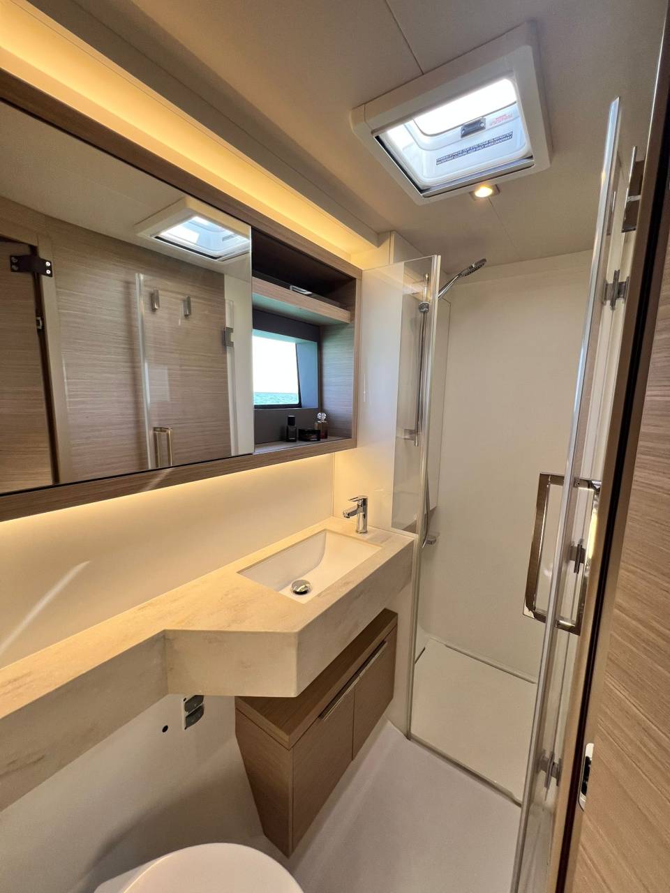 Nowo - Catamaran in Providence