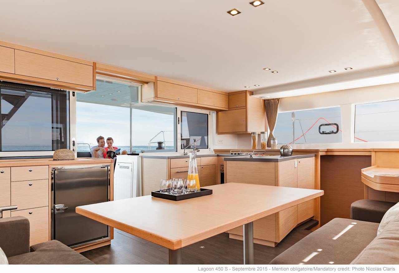 Arome - Catamaran in Providence