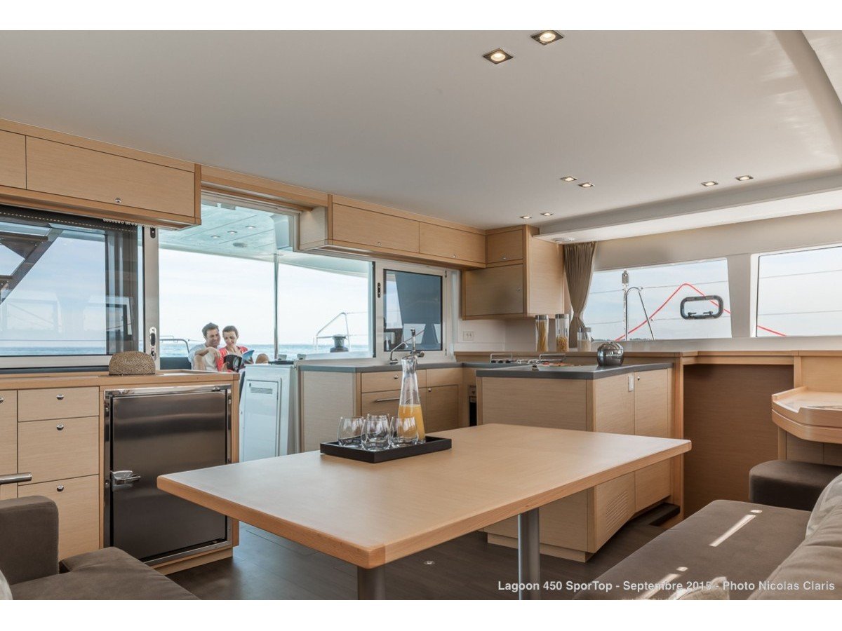 Poivre - Catamaran in Providence