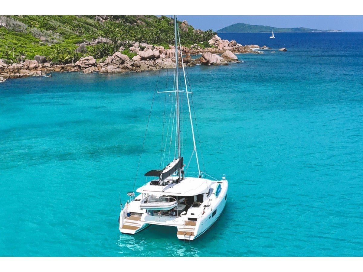 Bingo - Catamaran in Providence